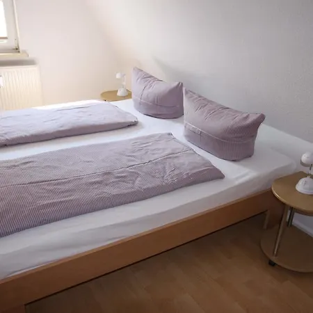 Strom 81 Apartment *