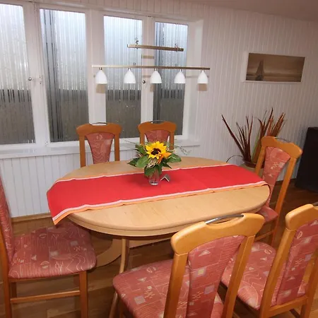 Strom 81 Apartment *